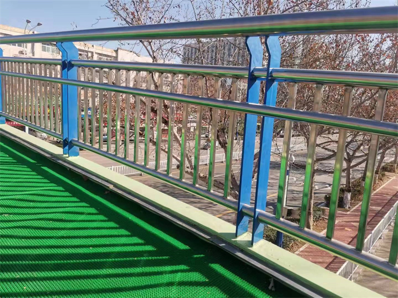 不銹鋼復合管護欄